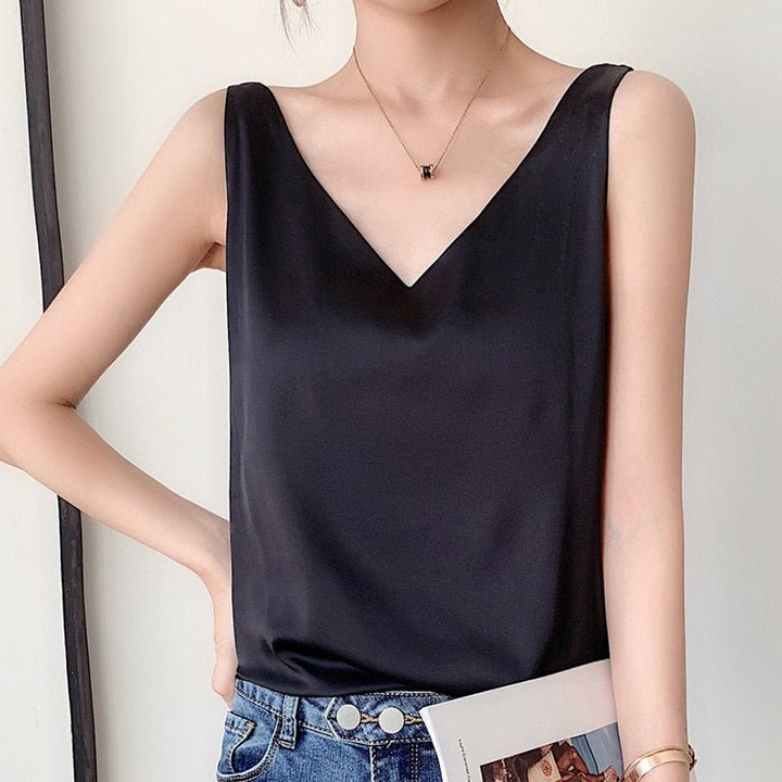 Valentina – Tijdloze glans blouse