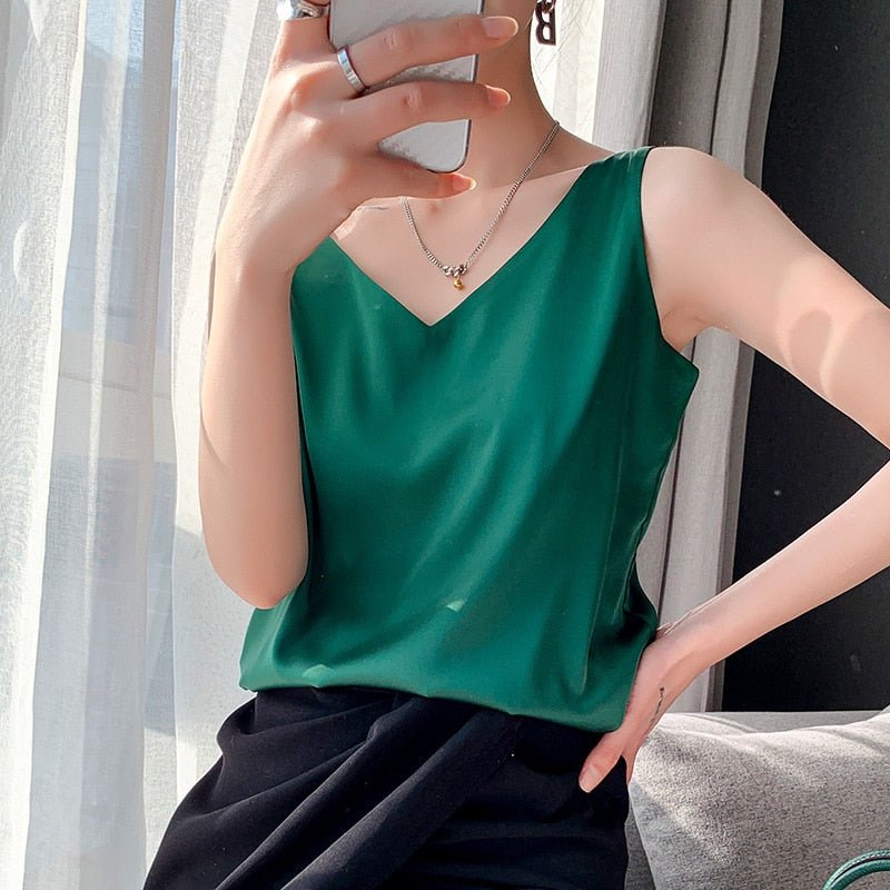 Valentina – Tijdloze glans blouse