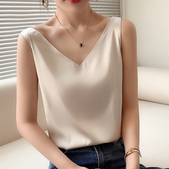 Valentina – Tijdloze glans blouse