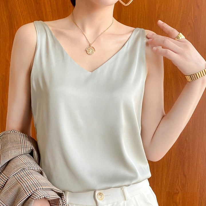 Valentina – Tijdloze glans blouse