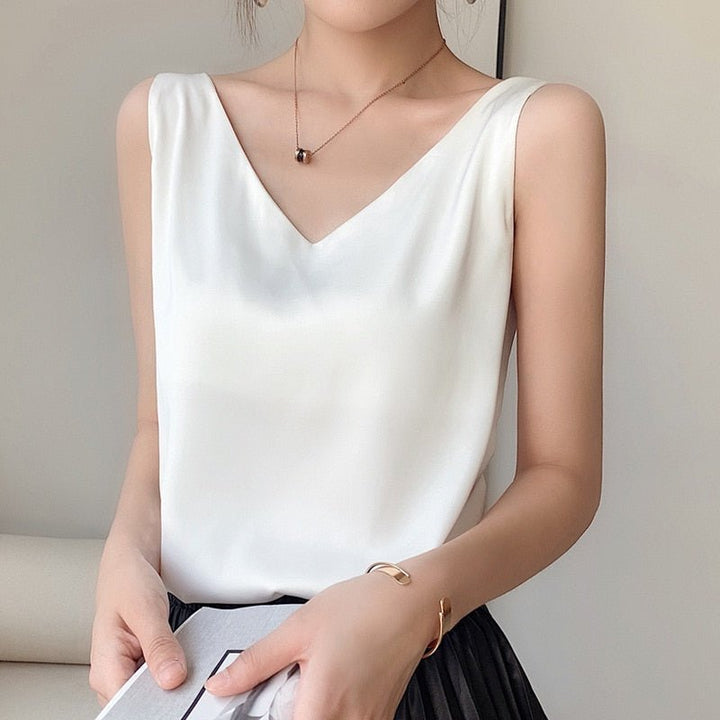 Valentina – Tijdloze glans blouse